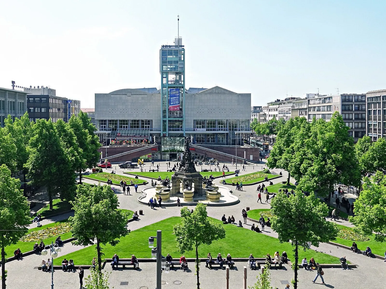 Paradeplatz Mannheim - Herz der Quadrate